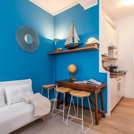Elegant And Stylish Design In Brera Near The Metro Apartment Milan