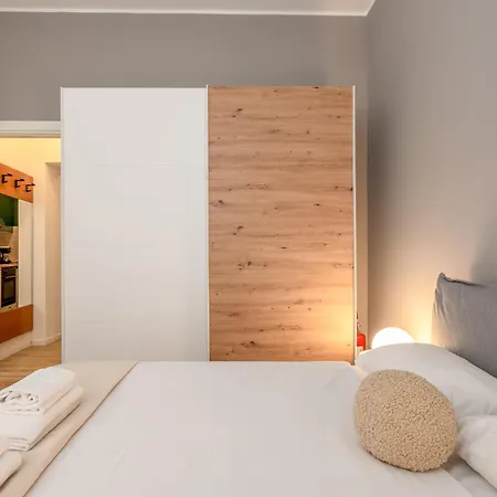 Elegant And Stylish Design In Brera Near The Metro Milan