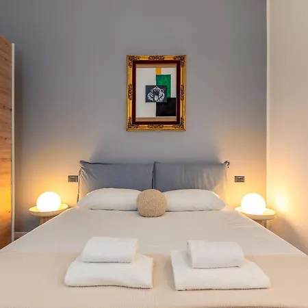 Apartment Elegant And Stylish Design In Brera Near The Metro