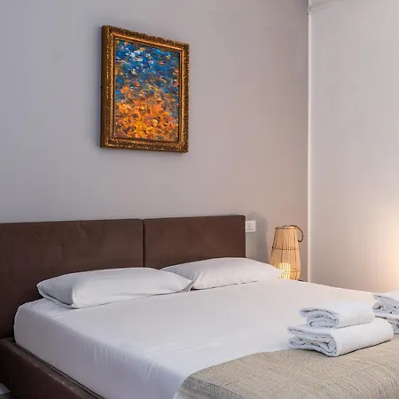 Elegant And Stylish Design In Brera Near The Metro Apartment